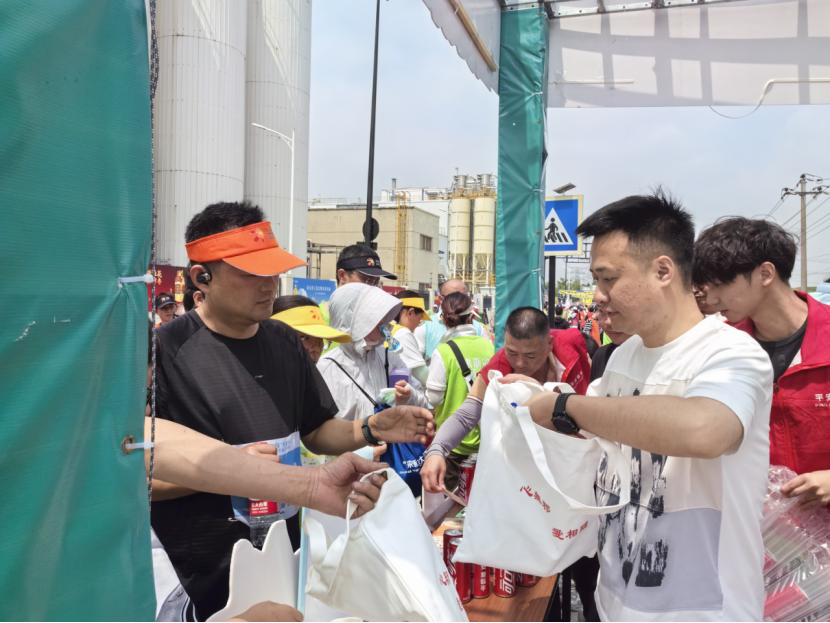 杭州临平崇贤：运河旁的“崇尚科学 天下无邪”反邪小集市473.png